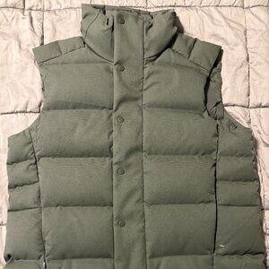 Lululemon Wonder Puff Down Vest, Green, Size Small (but fits like Medium)